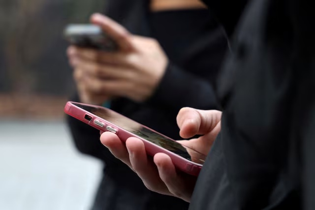 France’s Top Court Blocks Social Media Ban for Under-15s France’s Top Court Blocks Social Media Ban for Under-15s