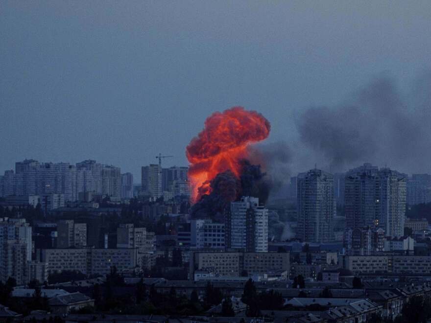 Russia is Carrying Out a Massive Missile Attack on Kyiv