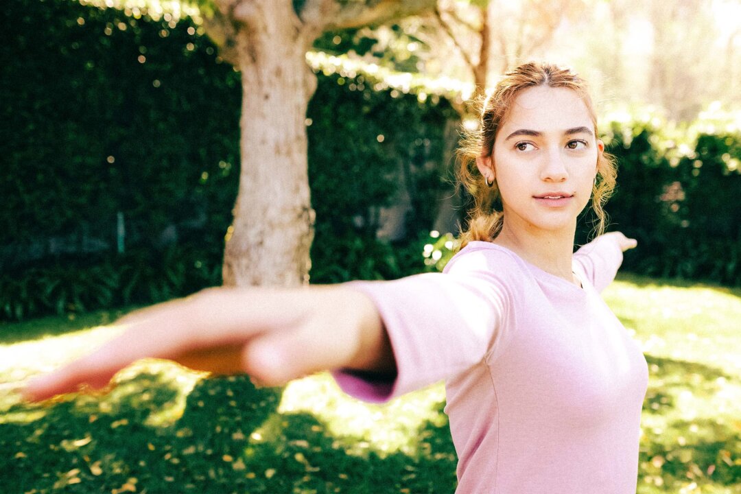 3 Exercises to Train Your Fascia Strength, Ease Back Strain, and Help Prevent Falls 3 Exercises to Train Your Fascia Strength, Ease Back Strain, and Help Prevent Falls