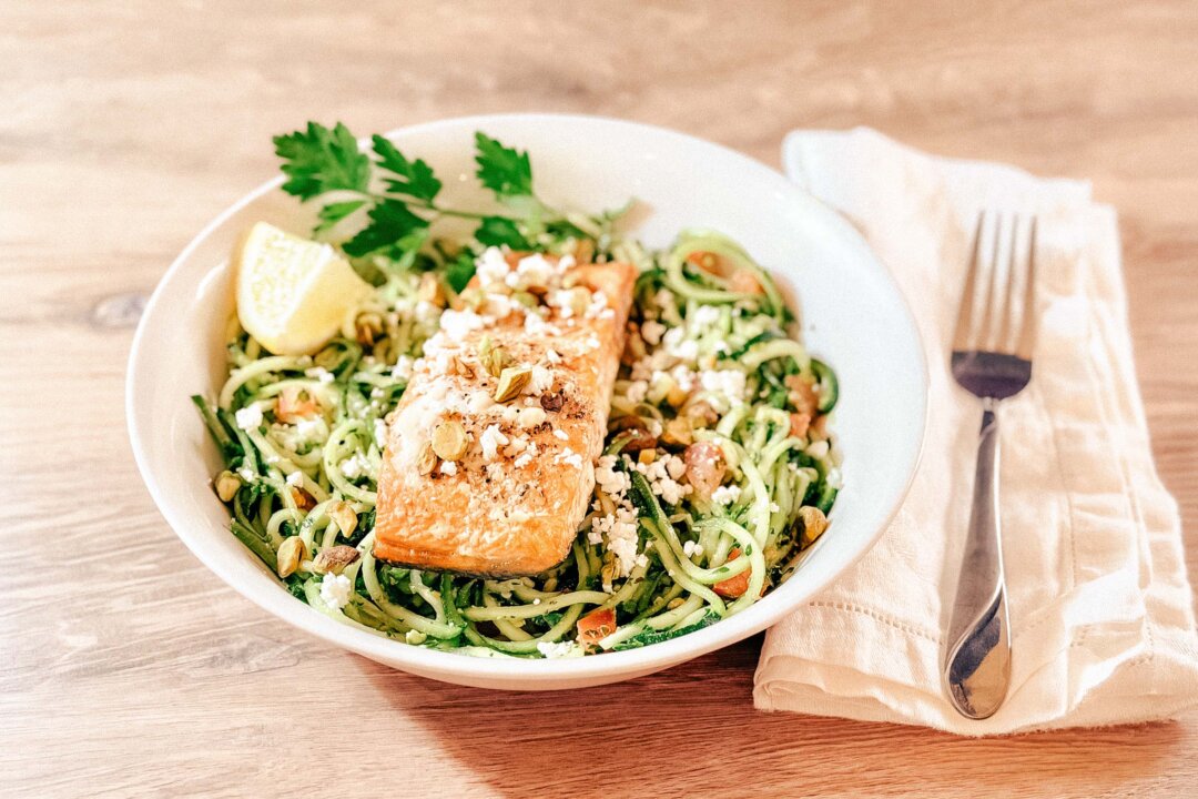 Zucchini Noodles With Salmon: A Low-Carb Swap for Pasta Night