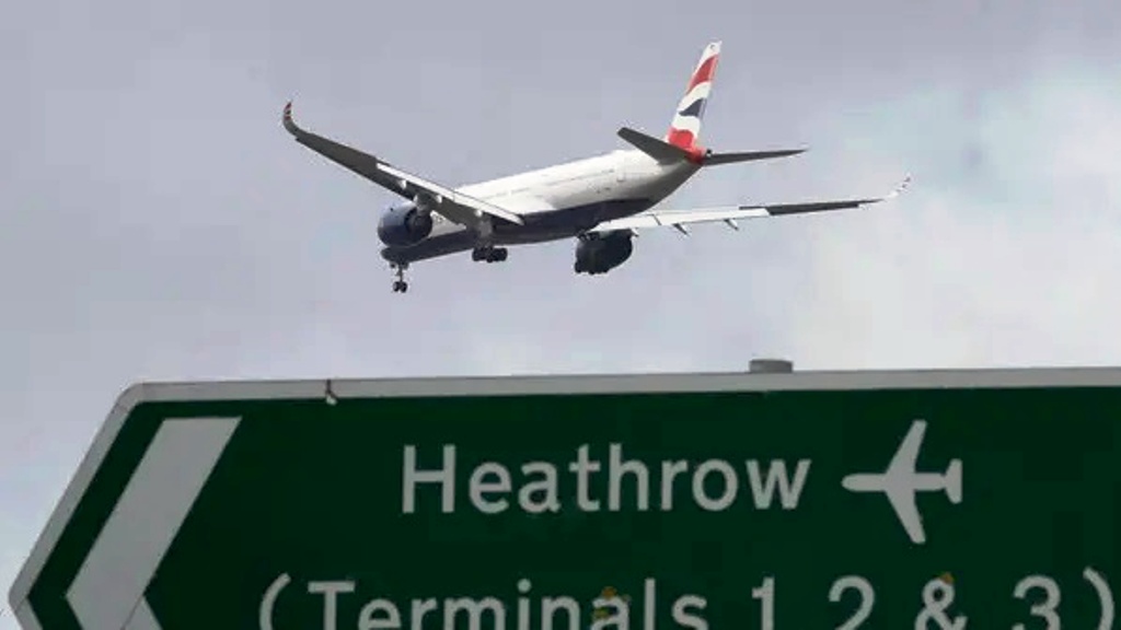 Britain Banned Goods from Israeli Settlements, and a Few Hours Later Heathrow’s Air Traffic Control Went Dark