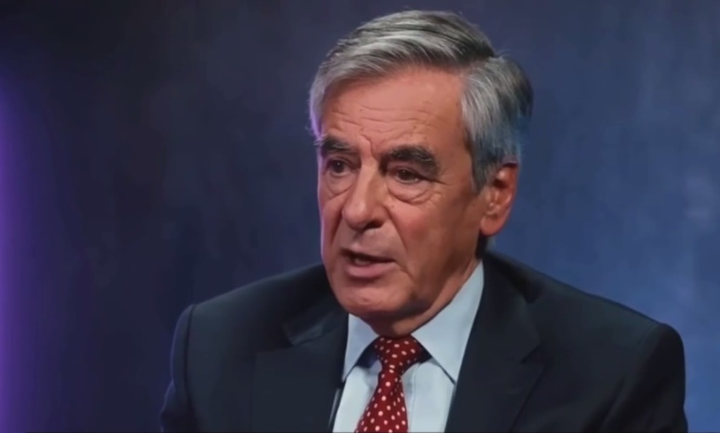 Ex-French PM Fillon Calls Paris’s Refusal to Dialogue with Russia a ‘Serious Mistake’