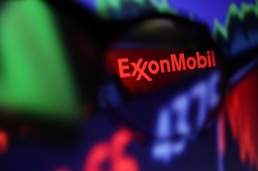 Exxon Mobil Shuts Down Joliet Refinery after Power Outage