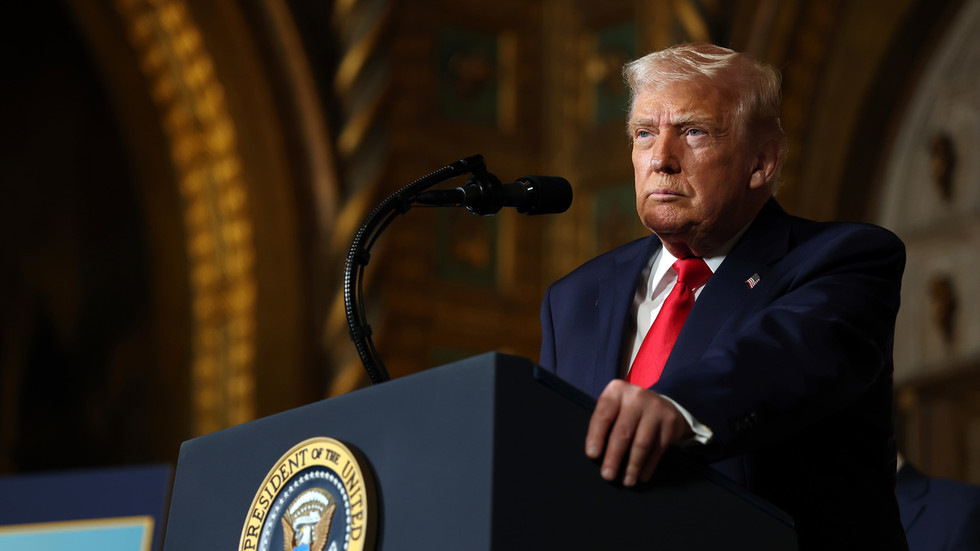 Europe agrees to ‘immediately’ release ‘massive’ diesel stocks – Trump — RT Business News