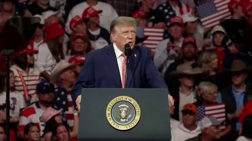 BREAKING: Trump Says “France is Being Burned to the Ground by Migrants, Jihadists and Communists who Hate Christianity”